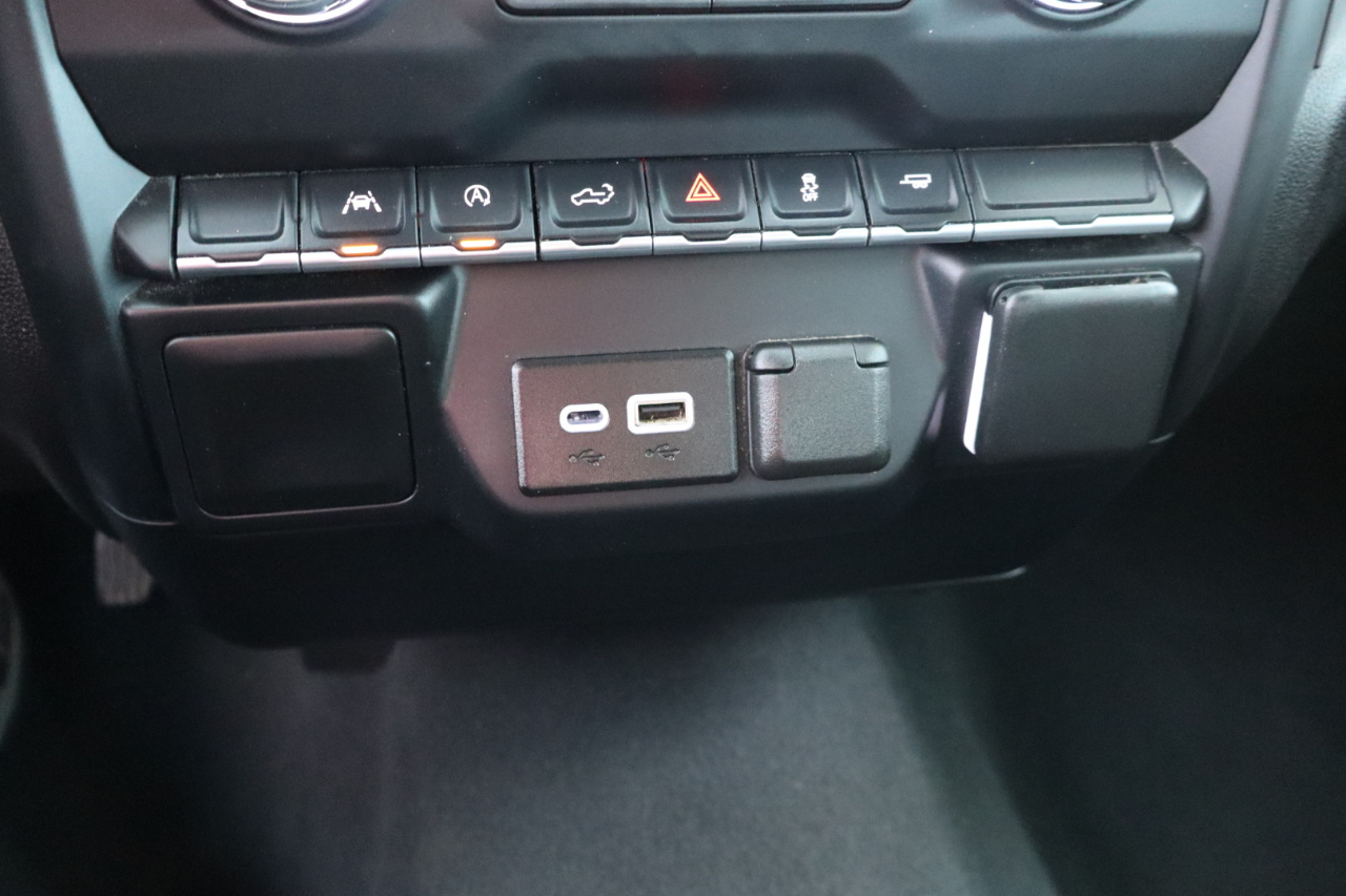 Chevrolet Silverado 1500 2WD Crew Cab 147" Custom 2022