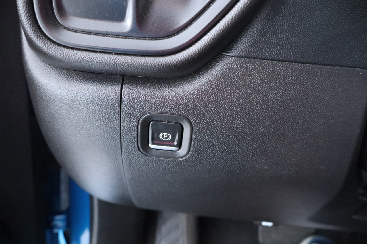 Chevrolet Silverado 1500 2WD Crew Cab 147" Custom 2022