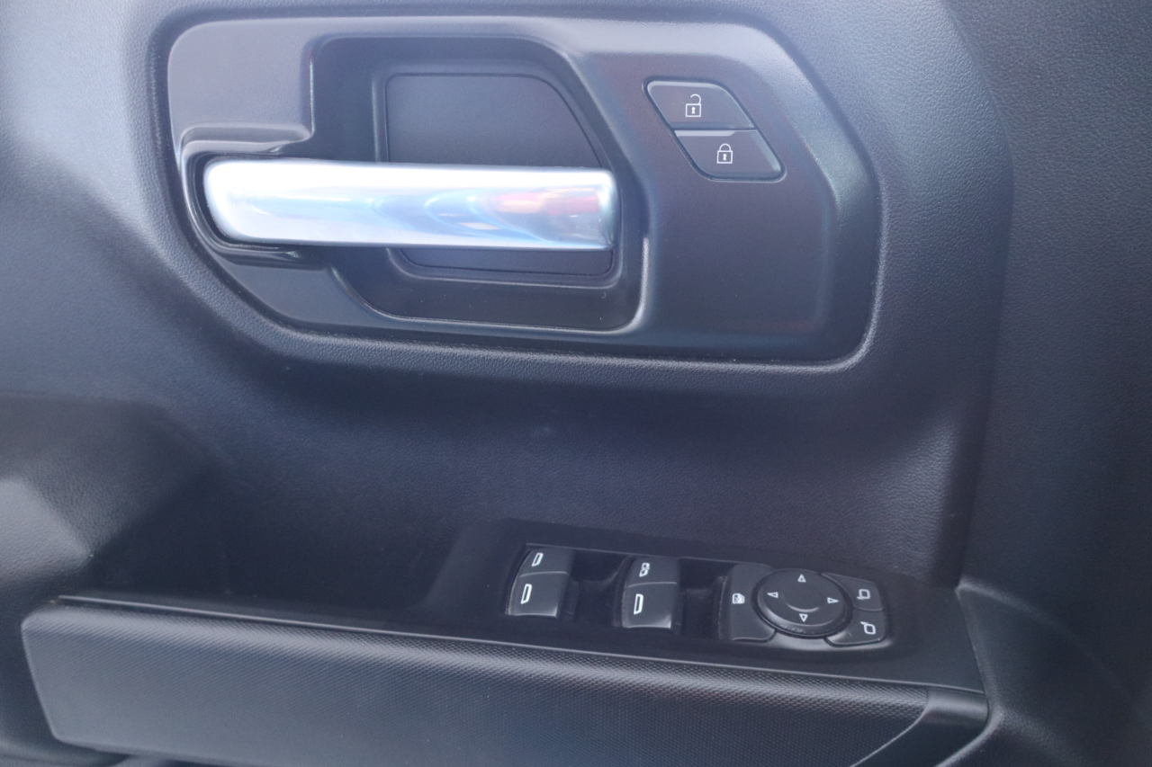 Chevrolet Silverado 1500 2WD Crew Cab 147" Custom 2022