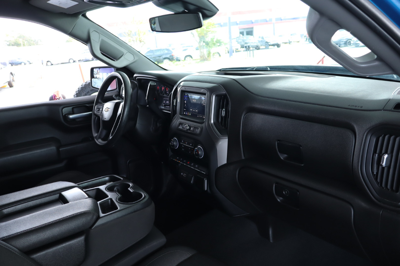 Chevrolet Silverado 1500 2WD Crew Cab 147" Custom 2022