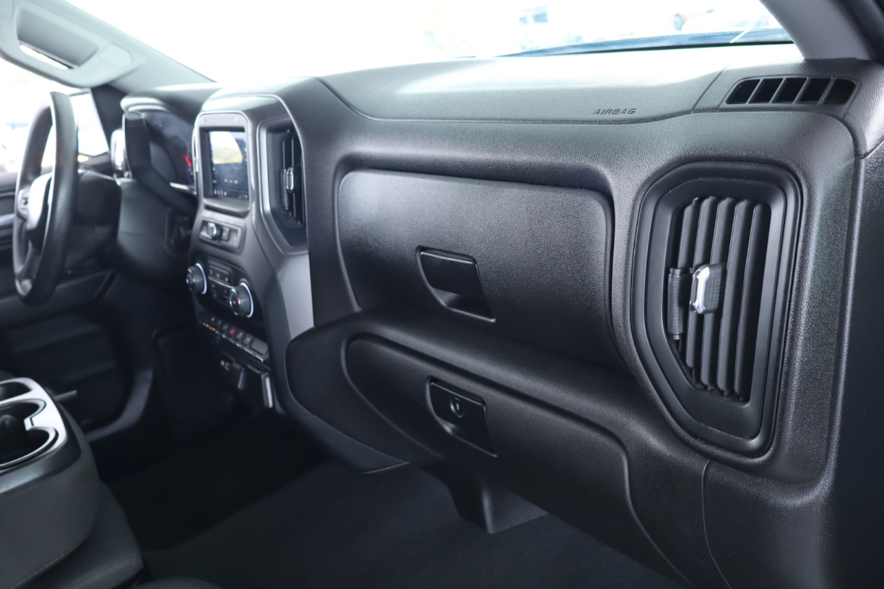 Chevrolet Silverado 1500 2WD Crew Cab 147" Custom 2022