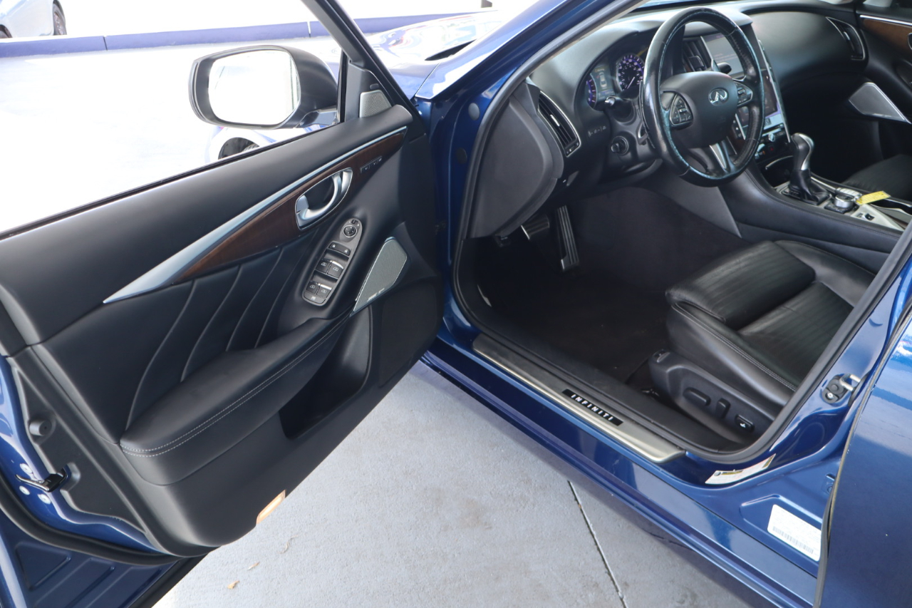 Infiniti Q50 RED SPORT 400 RWD 2017