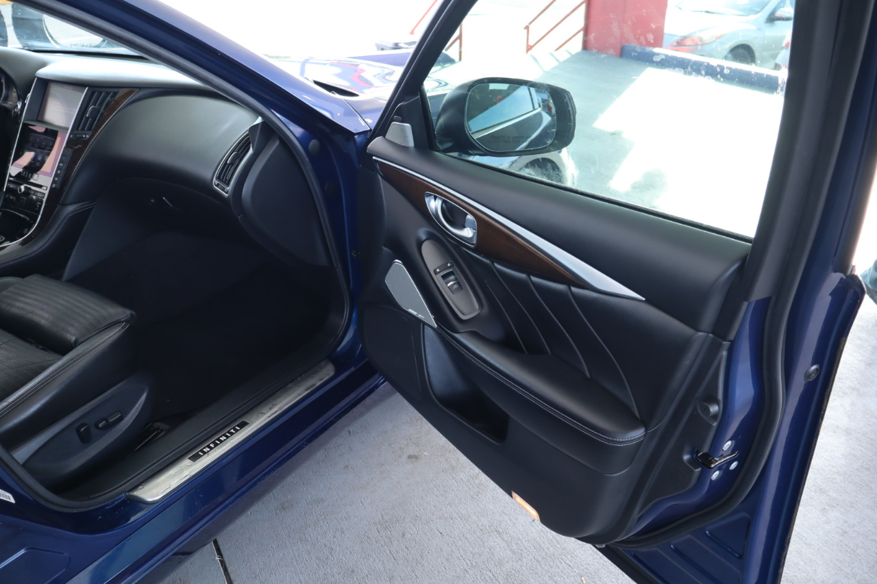 Infiniti Q50 RED SPORT 400 RWD 2017