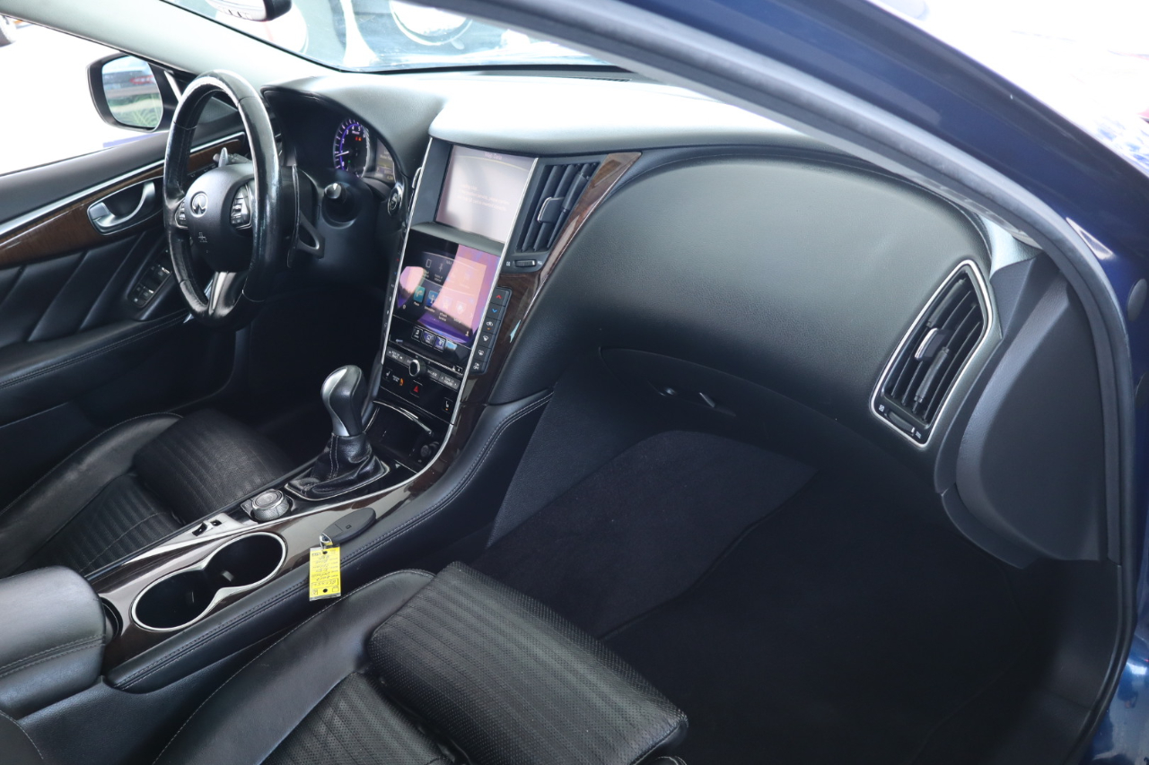 Infiniti Q50 RED SPORT 400 RWD 2017