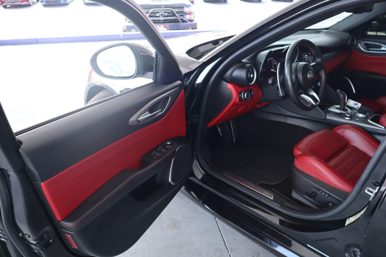 Alfa Romeo Giulia Ti Sport RWD 2020