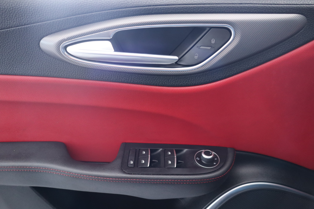 Alfa Romeo Giulia Ti Sport RWD 2020