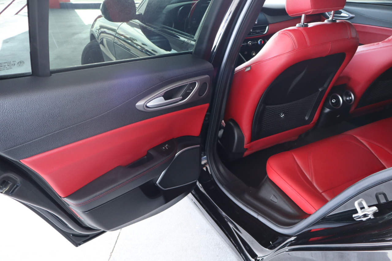 Alfa Romeo Giulia Ti Sport RWD 2020