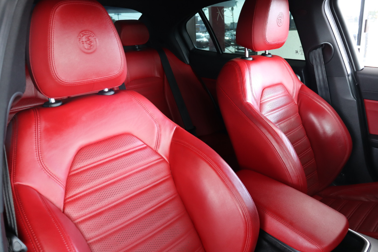 Alfa Romeo Giulia Ti Sport RWD 2020