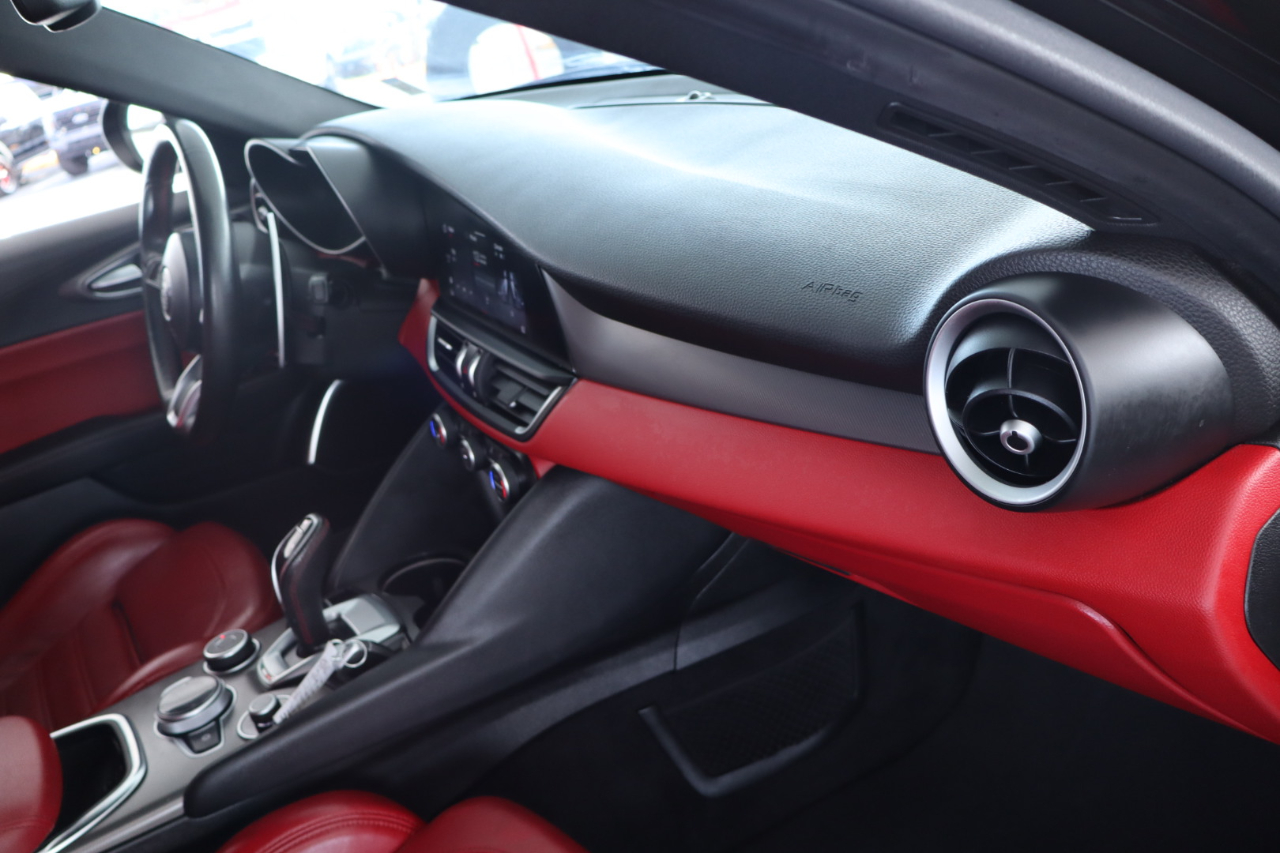 Alfa Romeo Giulia Ti Sport RWD 2020