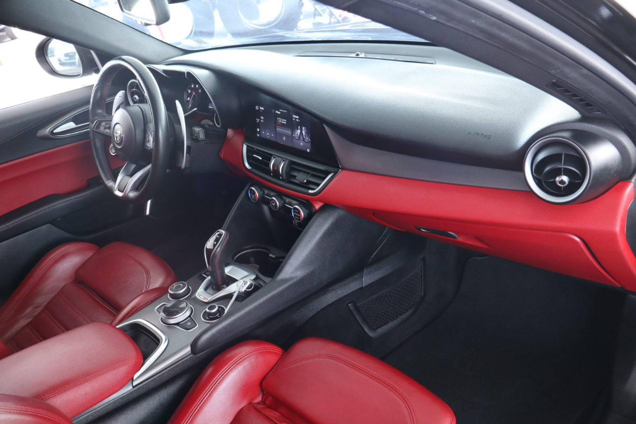 Alfa Romeo Giulia Ti Sport RWD 2020