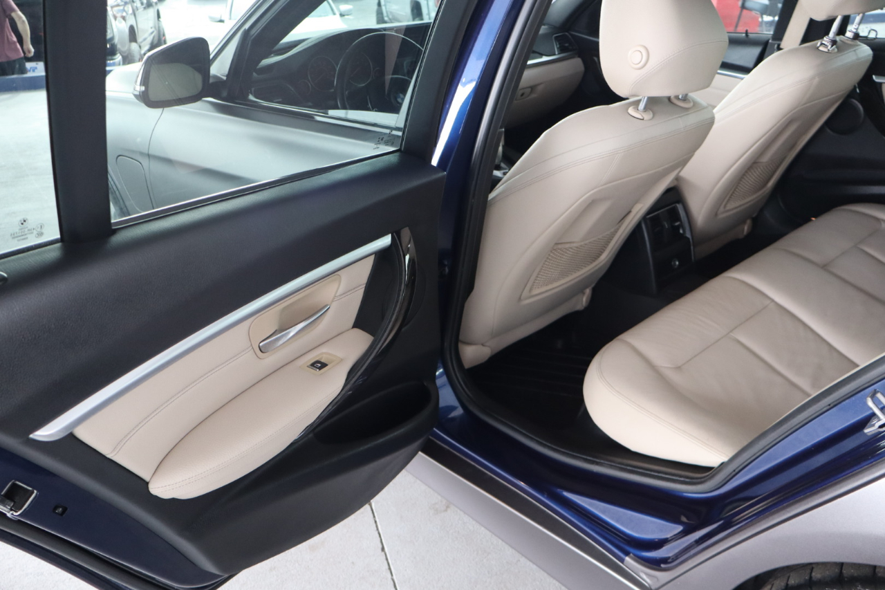 BMW 3 Series 330e iPerformance Plug-In Hybrid 2018