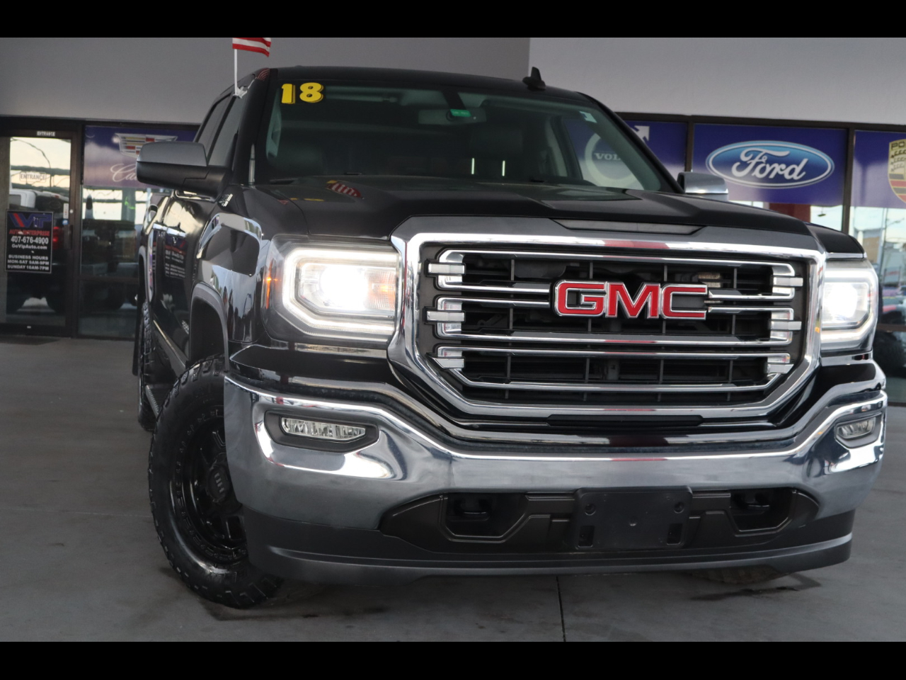 GMC Sierra 1500 4WD Crew Cab 143.5" SLT 2018