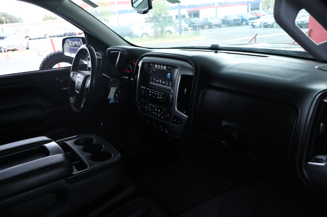 GMC Sierra 1500 4WD Crew Cab 143.5" SLT 2018