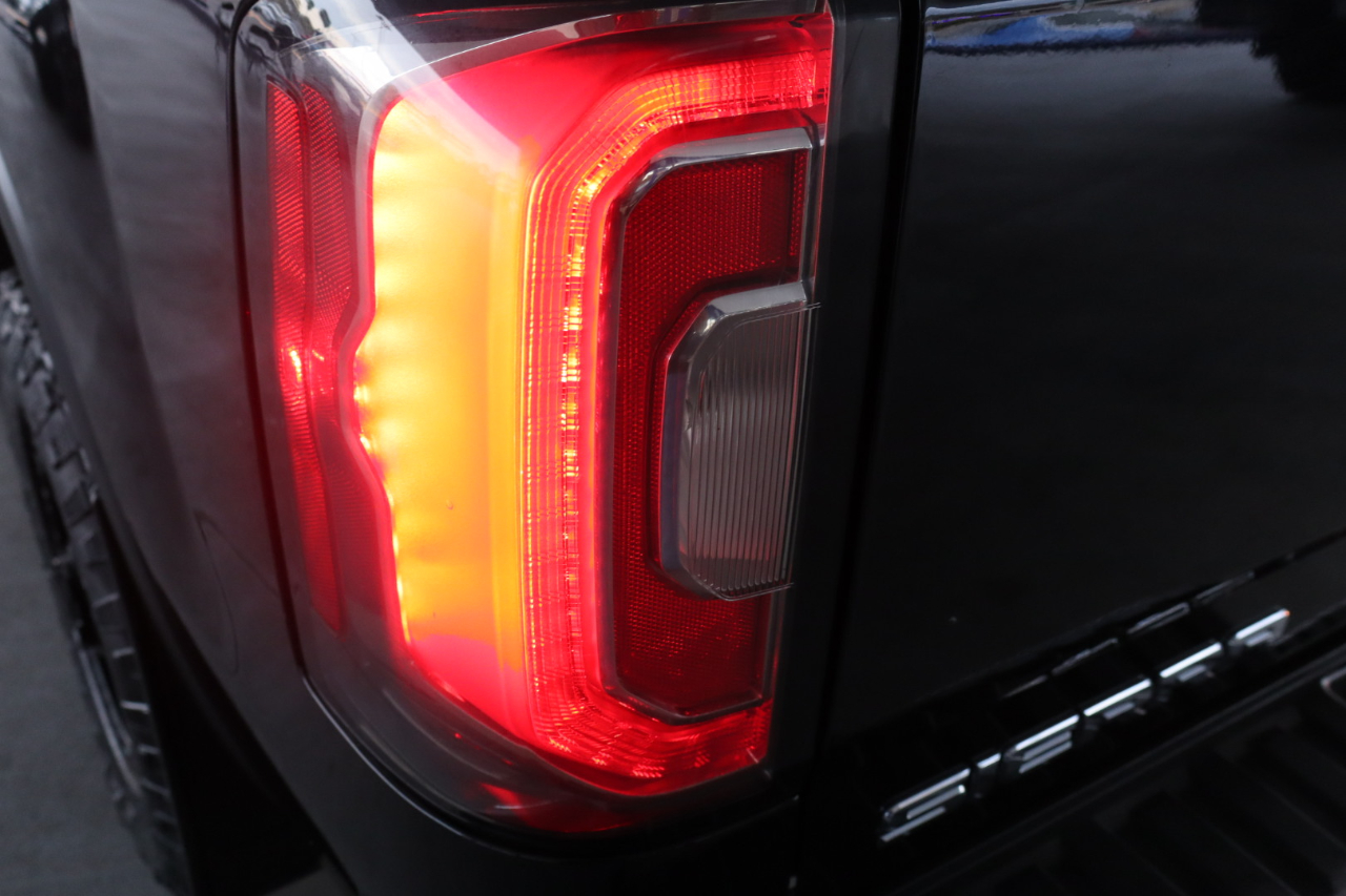 GMC Sierra 1500 4WD Crew Cab 143.5" SLT 2018