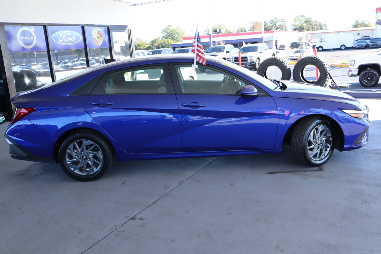 Hyundai Elantra SEL IVT 2024