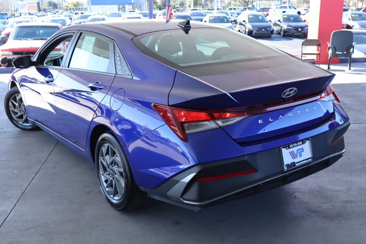 Hyundai Elantra SEL IVT 2024
