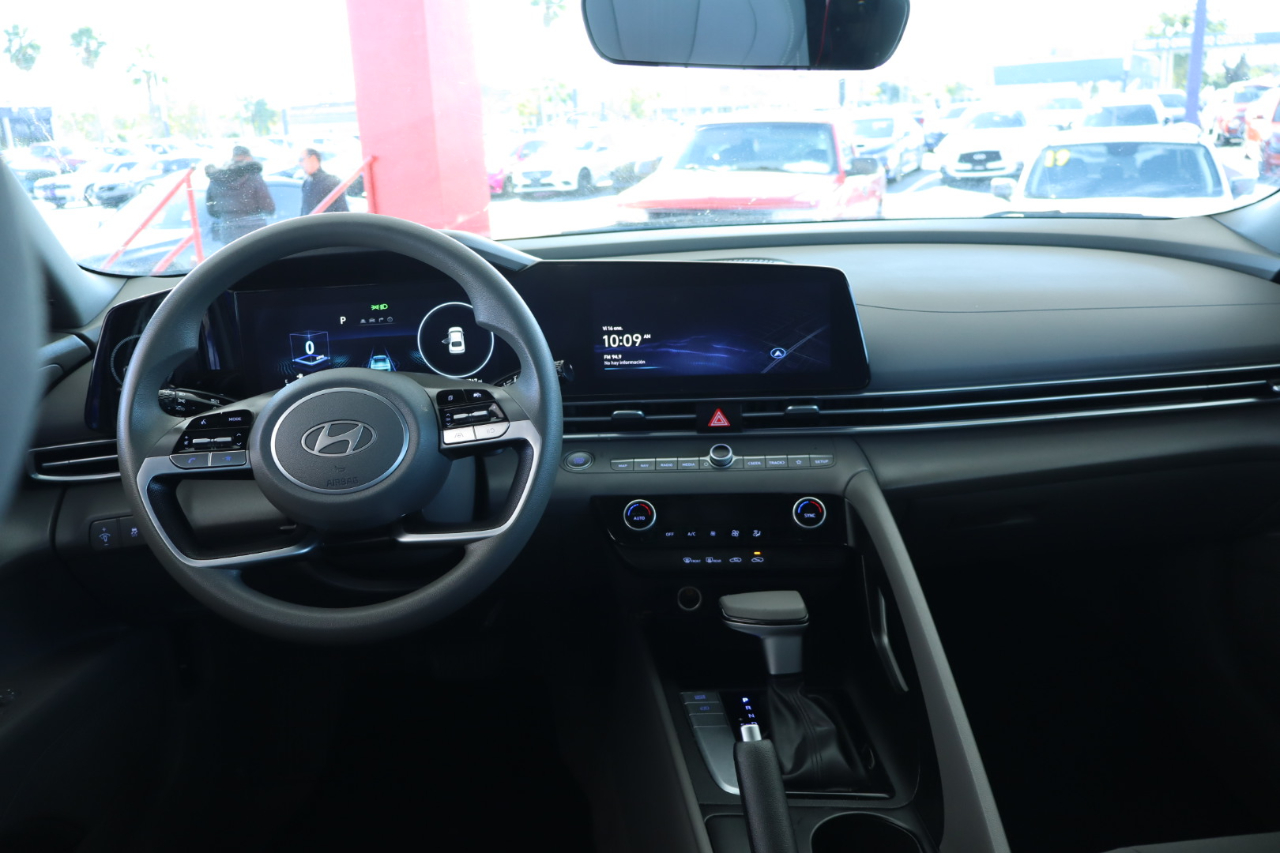 Hyundai Elantra SEL IVT 2024