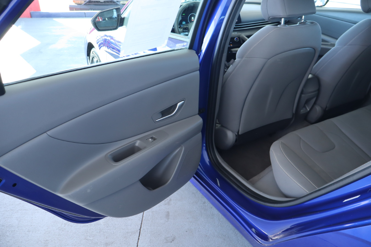 Hyundai Elantra SEL IVT 2024