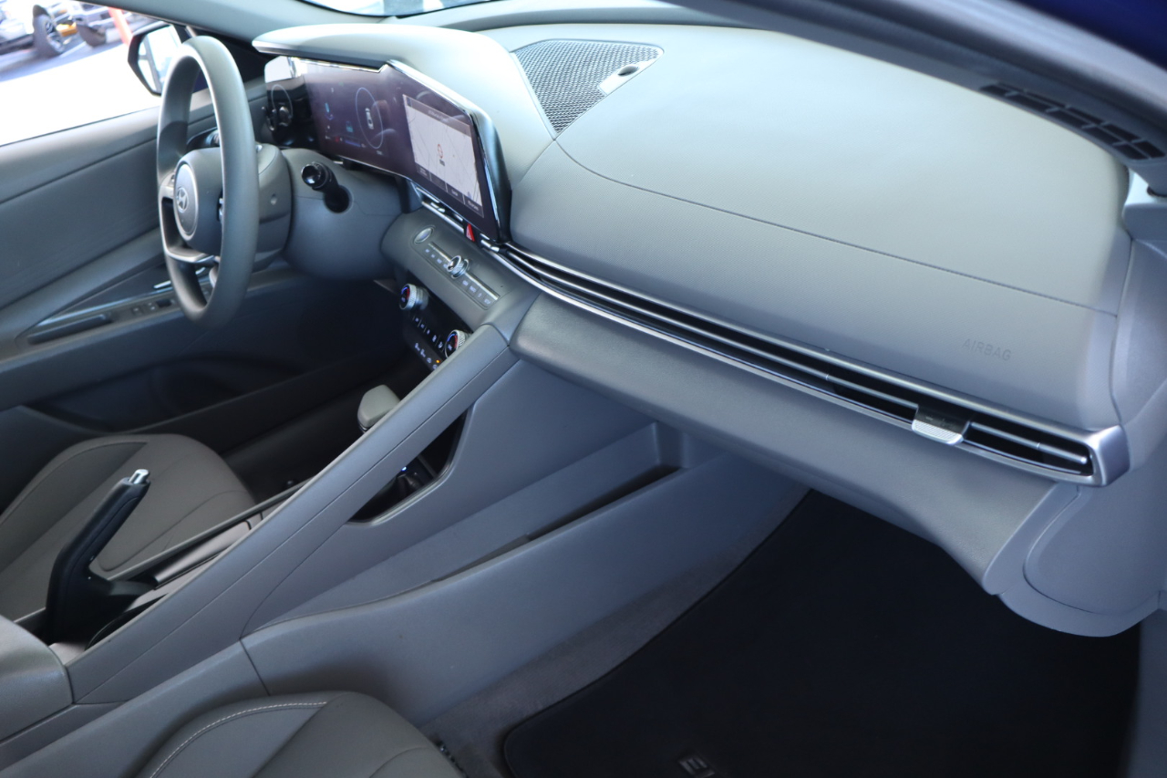 Hyundai Elantra SEL IVT 2024