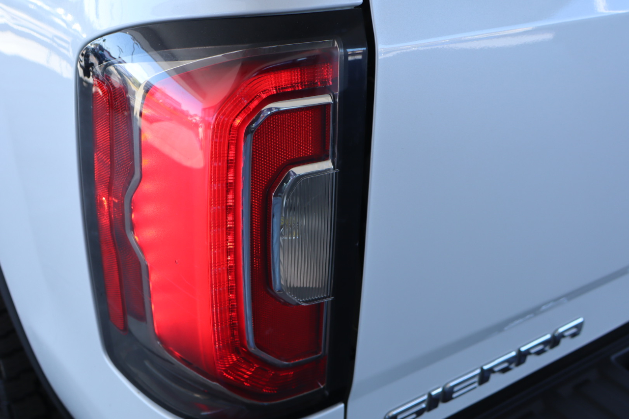 GMC Sierra 1500 2WD Crew Cab 143.5" SLT 2018