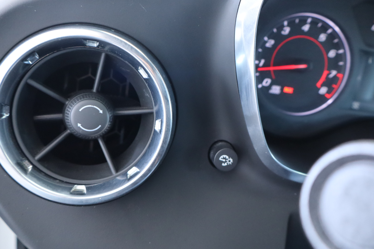 Chevrolet Camaro 2dr Cpe 1LT 2018