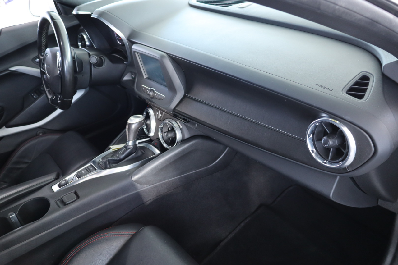 Chevrolet Camaro 2dr Cpe 1LT 2018