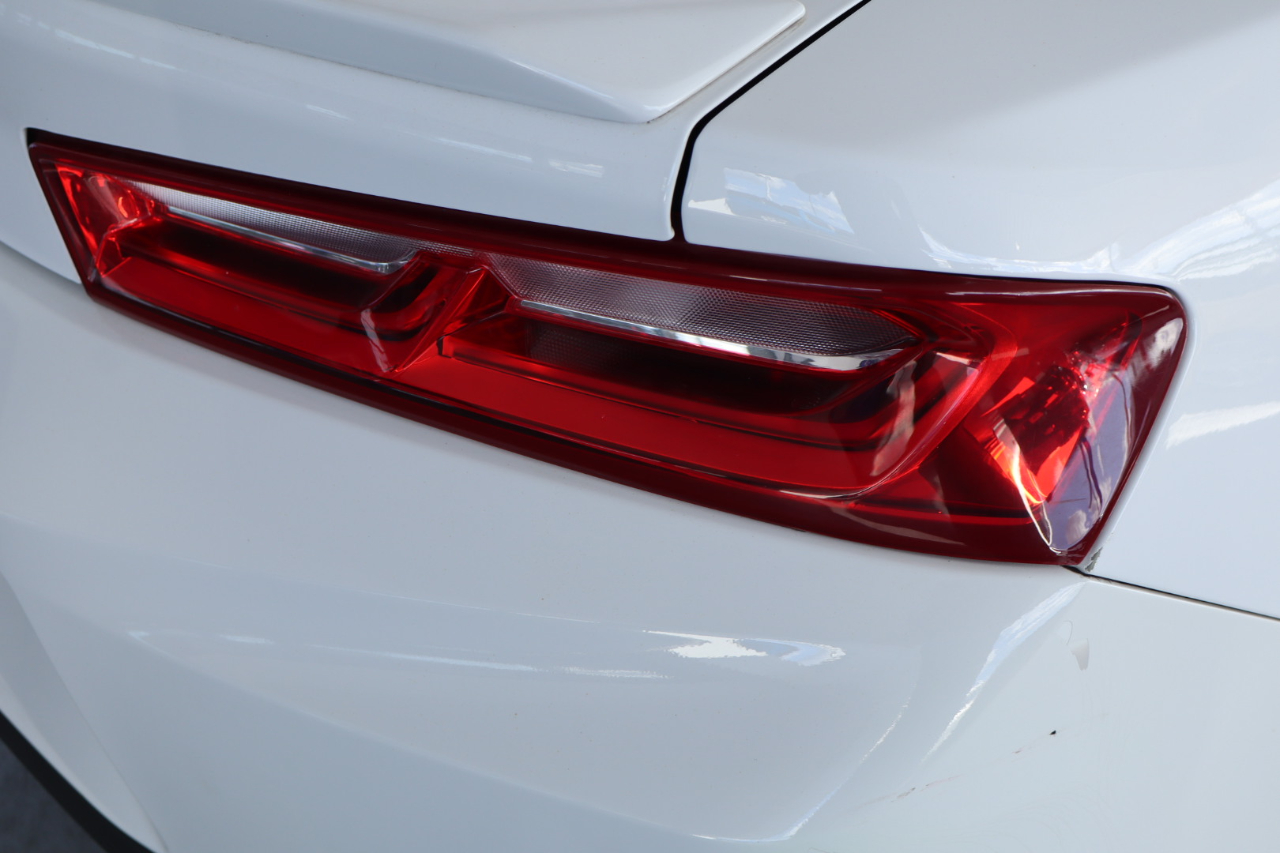 Chevrolet Camaro 2dr Cpe 1LT 2018