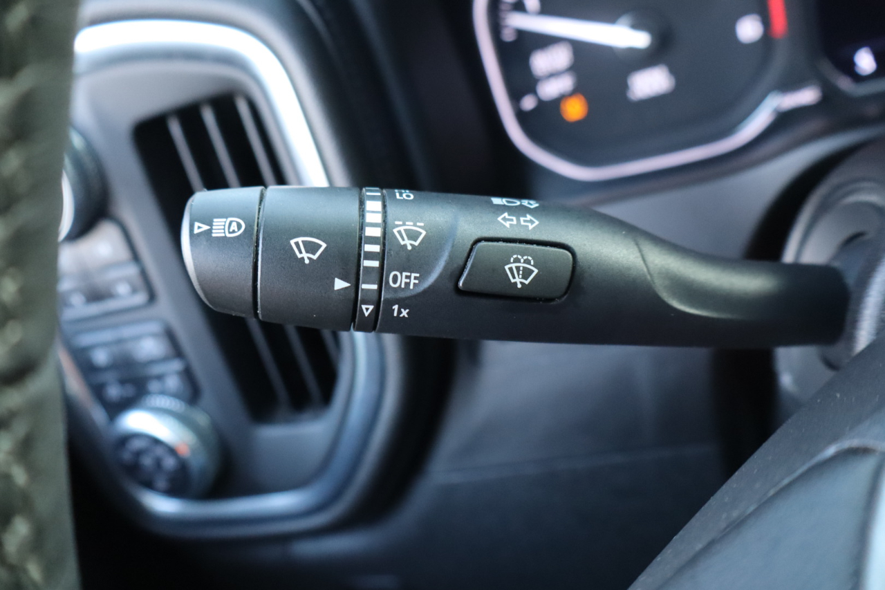 GMC Sierra 1500 4WD Crew Cab 147" Denali 2020