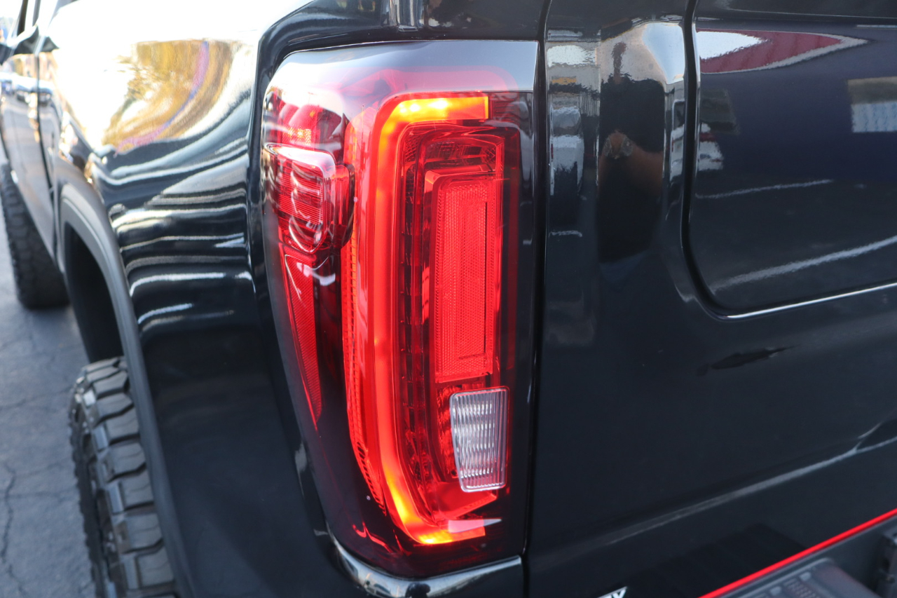 GMC Sierra 1500 4WD Crew Cab 147" Denali 2020