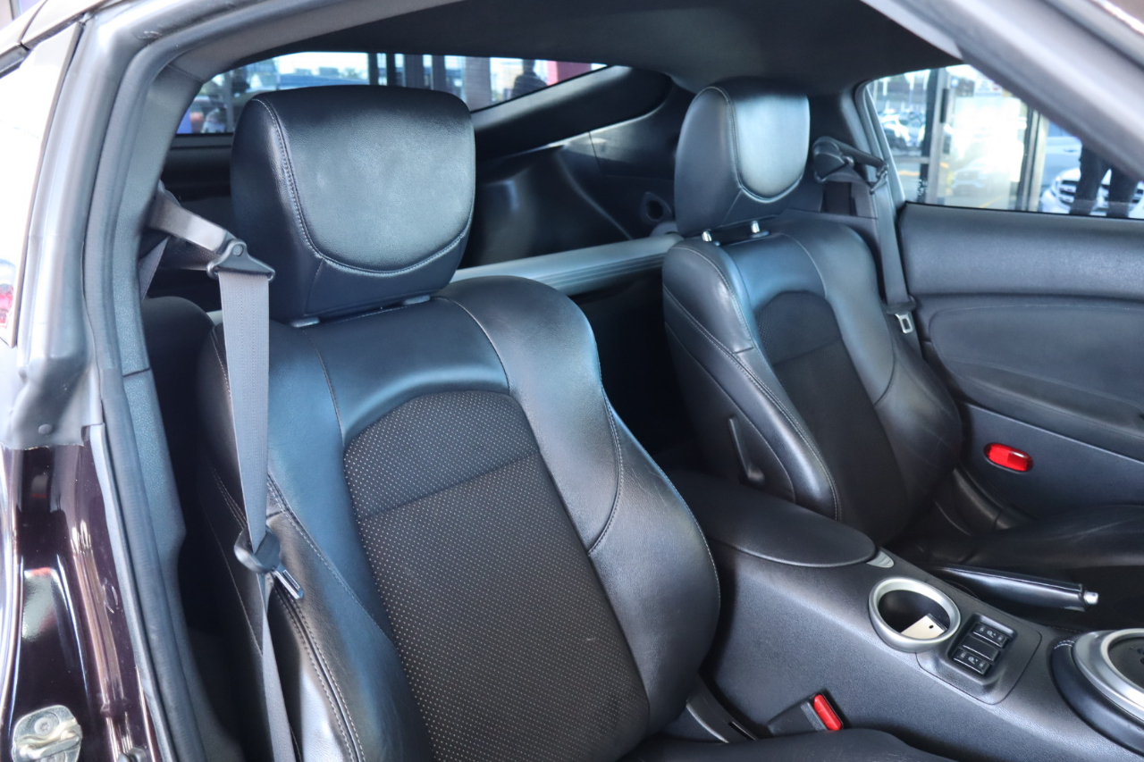 Nissan 370Z 2dr Cpe Auto Touring 2012