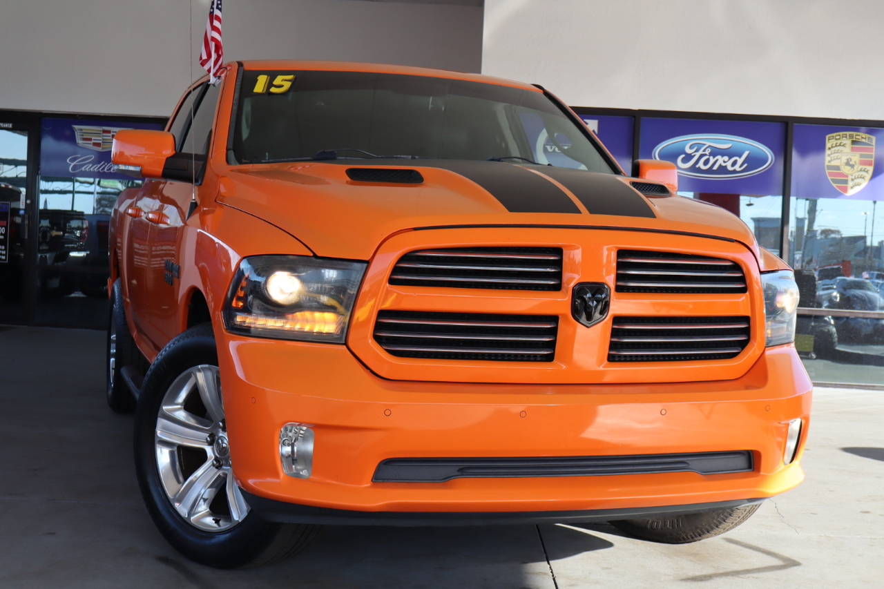 RAM 1500 2WD Crew Cab 140.5" Sport 2015