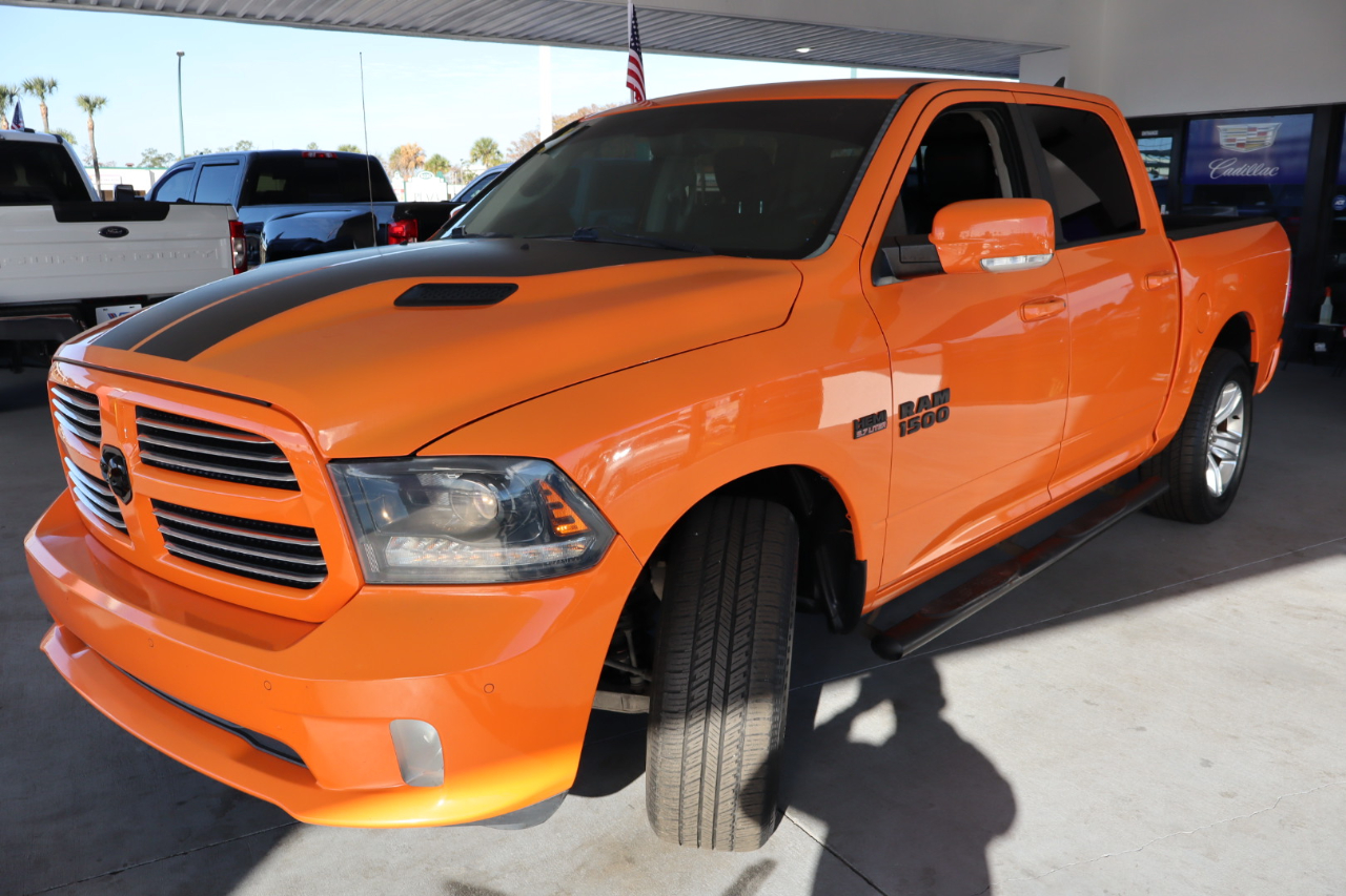 RAM 1500 2WD Crew Cab 140.5" Sport 2015