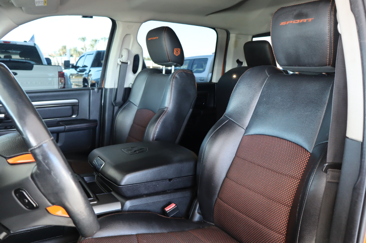 RAM 1500 2WD Crew Cab 140.5" Sport 2015