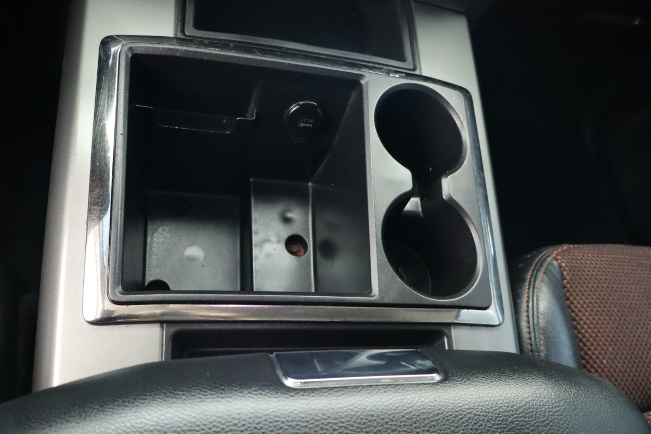 RAM 1500 2WD Crew Cab 140.5" Sport 2015