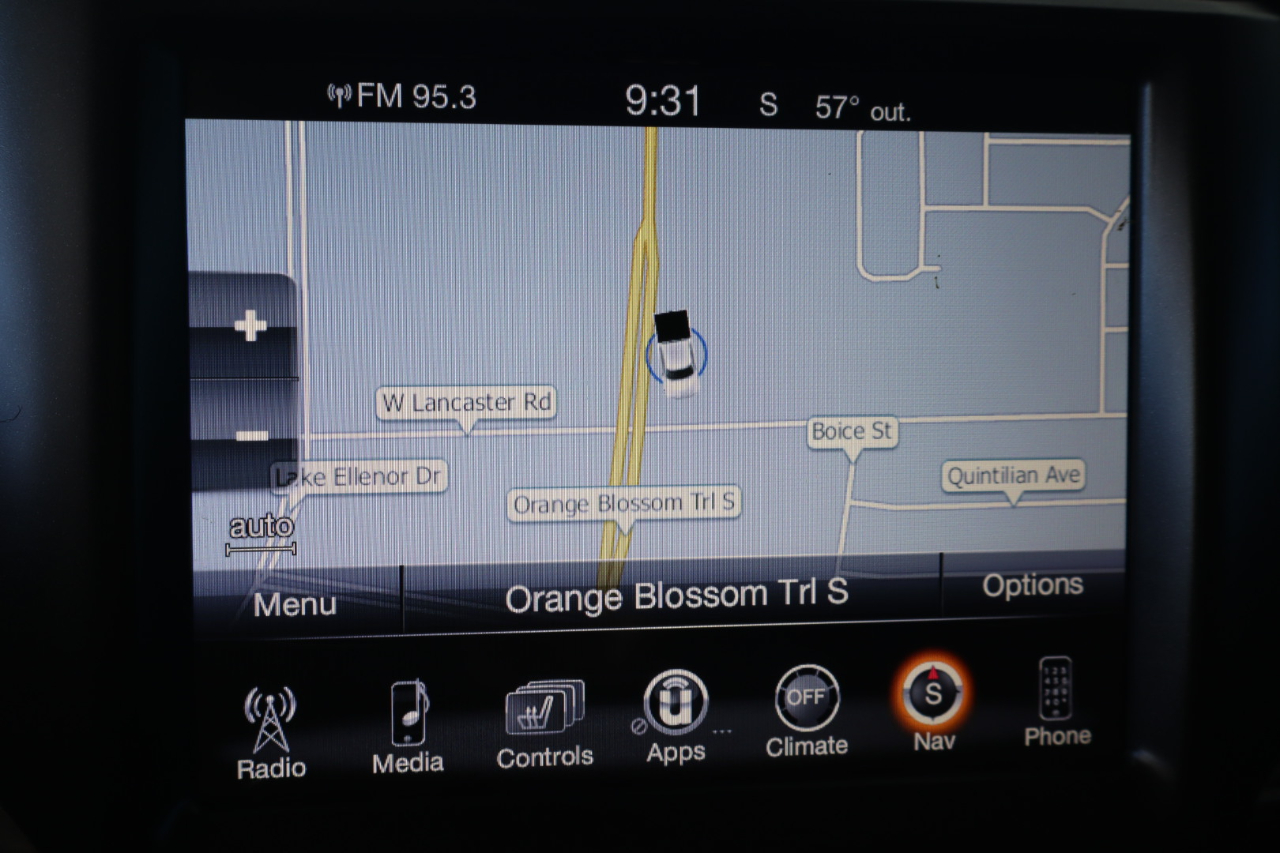 RAM 1500 2WD Crew Cab 140.5" Sport 2015