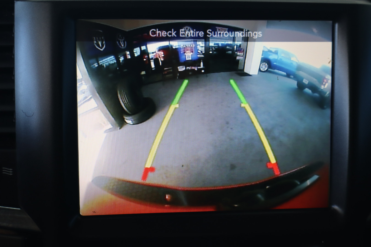 RAM 1500 2WD Crew Cab 140.5" Sport 2015