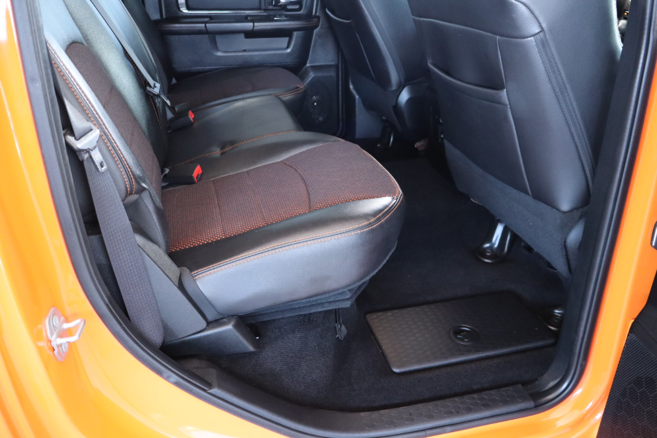 RAM 1500 2WD Crew Cab 140.5" Sport 2015