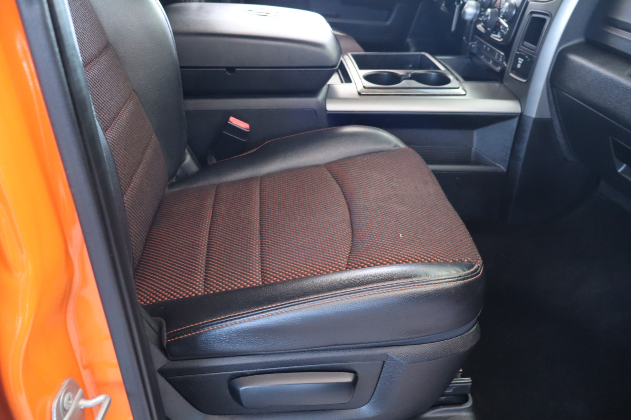 RAM 1500 2WD Crew Cab 140.5" Sport 2015