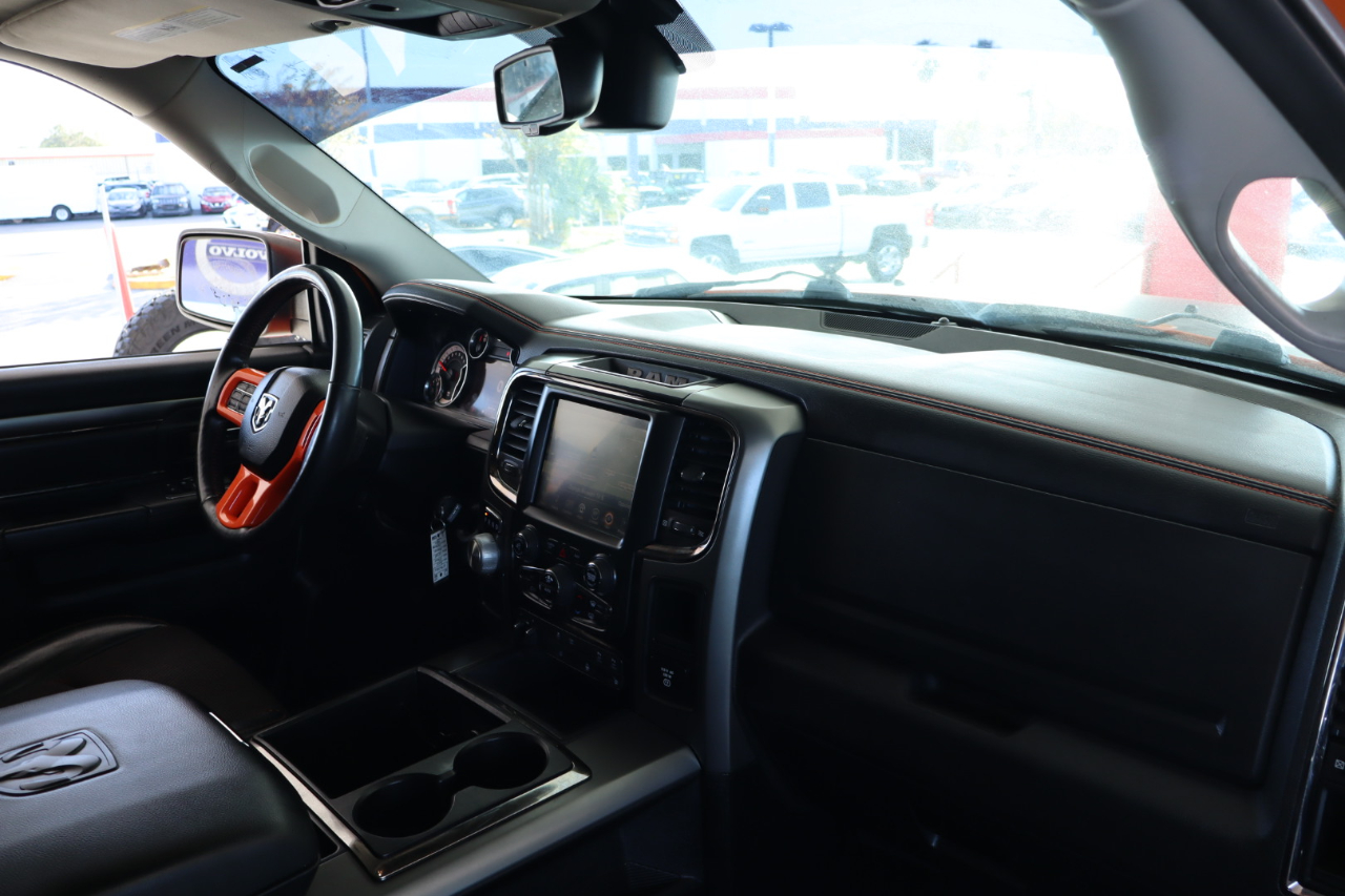 RAM 1500 2WD Crew Cab 140.5" Sport 2015