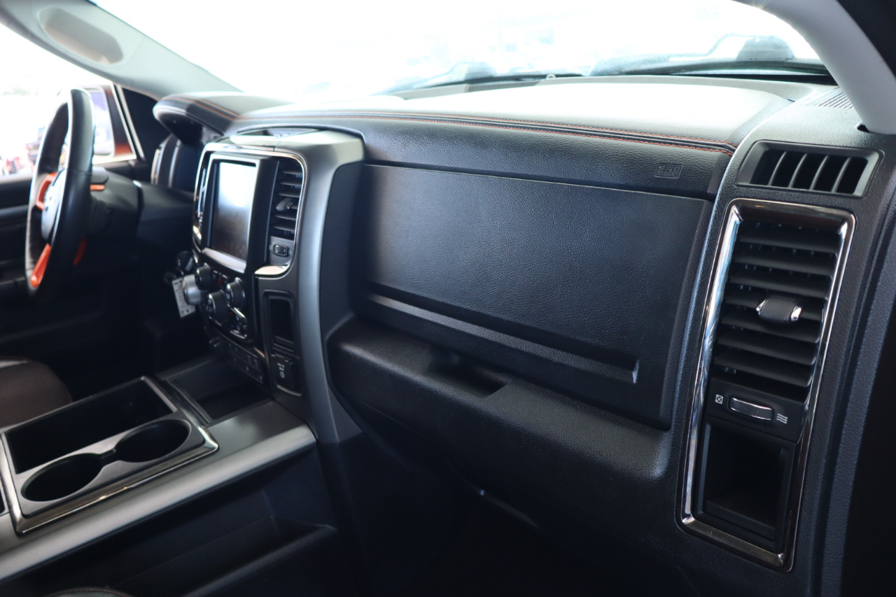 RAM 1500 2WD Crew Cab 140.5" Sport 2015