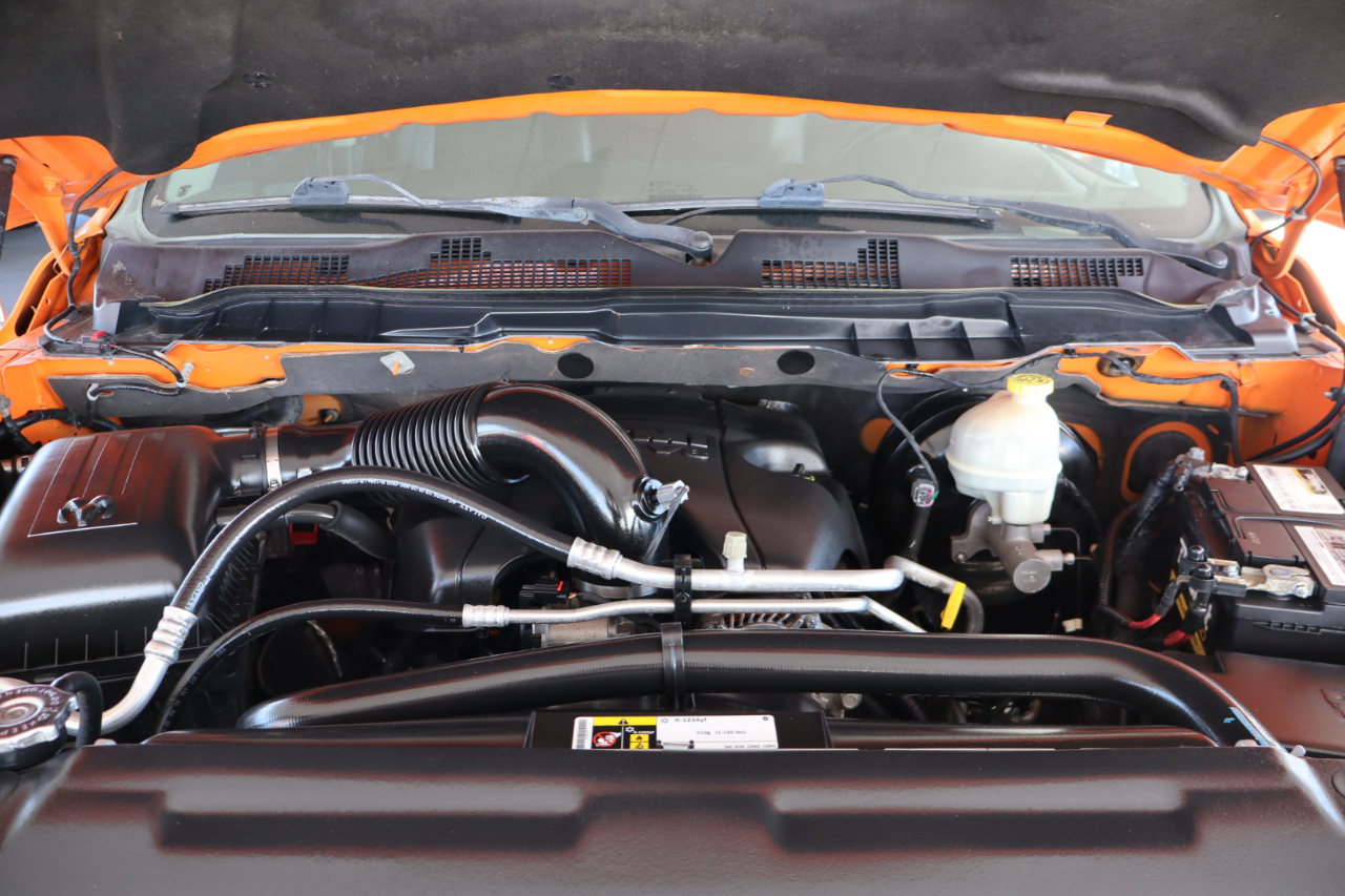 RAM 1500 2WD Crew Cab 140.5" Sport 2015