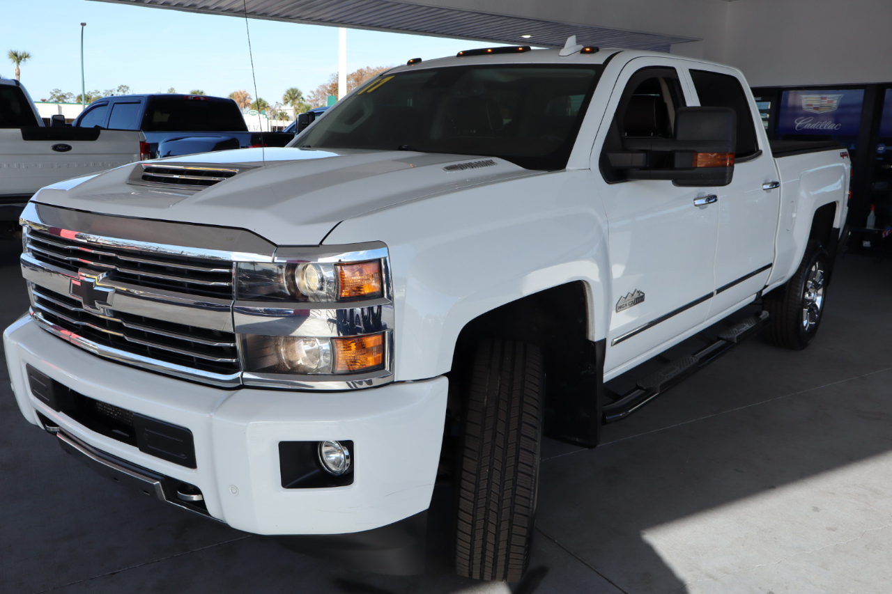 Chevrolet Silverado 2500HD 4WD Crew Cab 153.7" High Country 2017