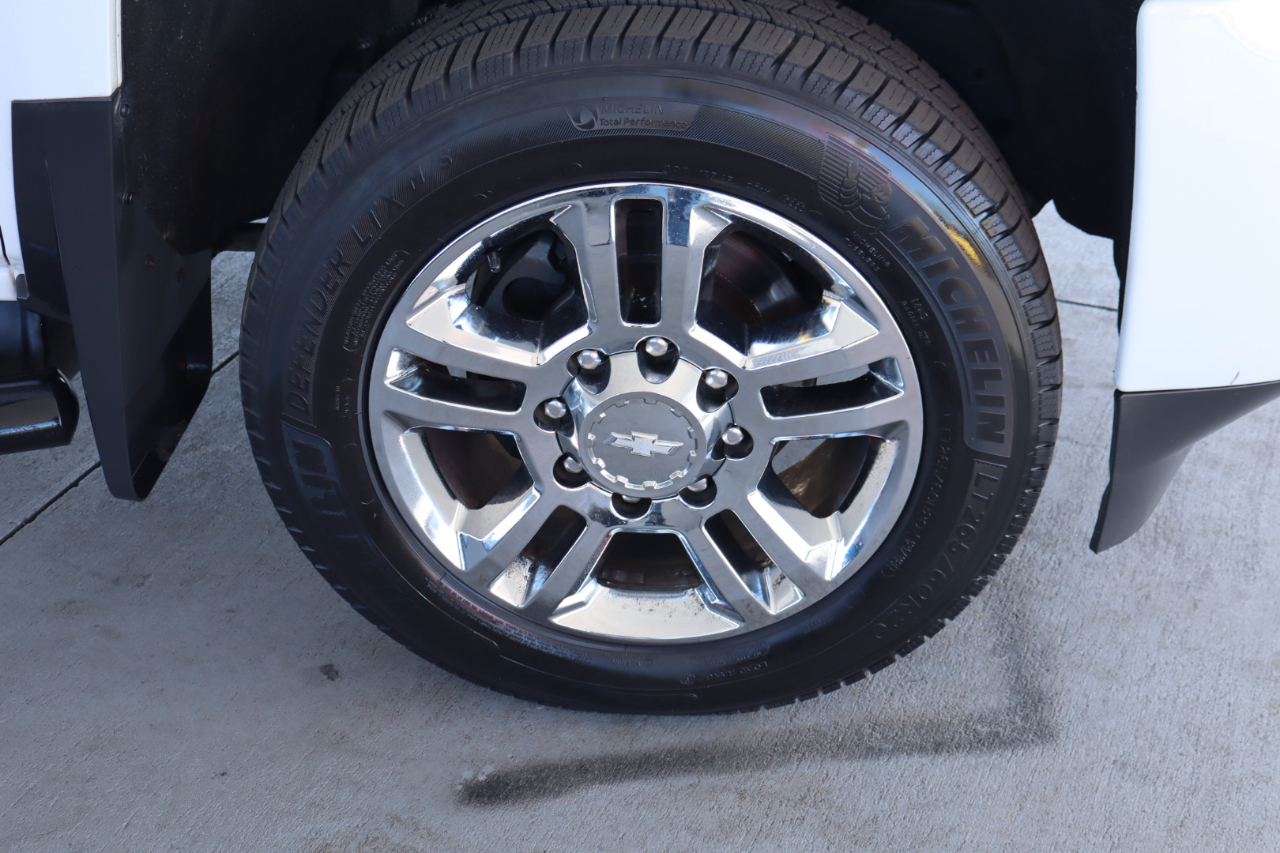 Chevrolet Silverado 2500HD 4WD Crew Cab 153.7" High Country 2017