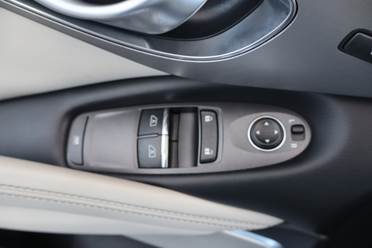 Infiniti Q60 3.0t LUXE RWD 2018