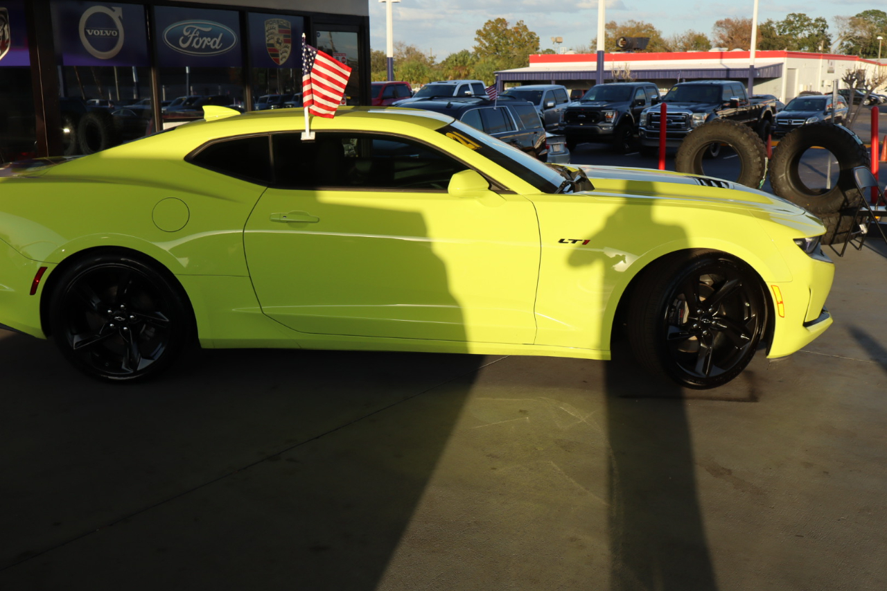 Chevrolet Camaro 2dr Cpe LT1 2021