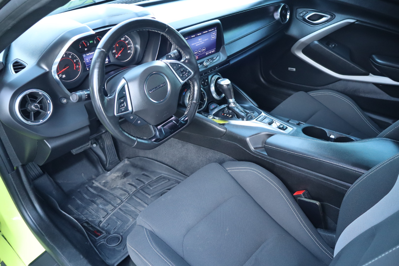 Chevrolet Camaro 2dr Cpe LT1 2021