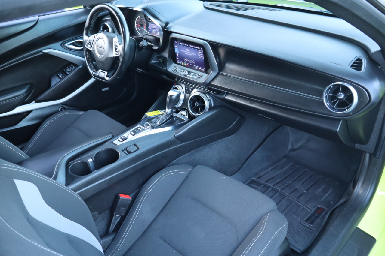 Chevrolet Camaro 2dr Cpe LT1 2021