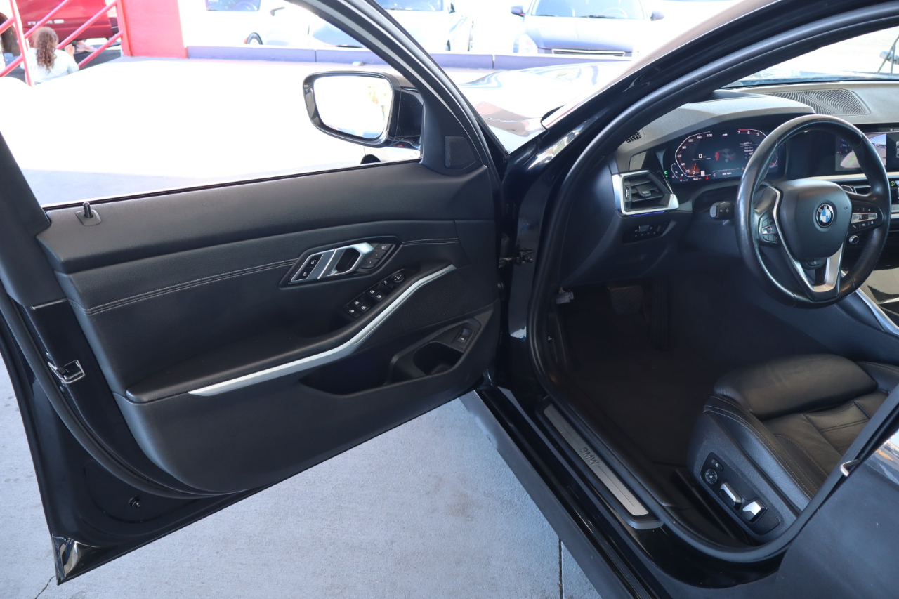 BMW 3 Series 330i Sedan 2019