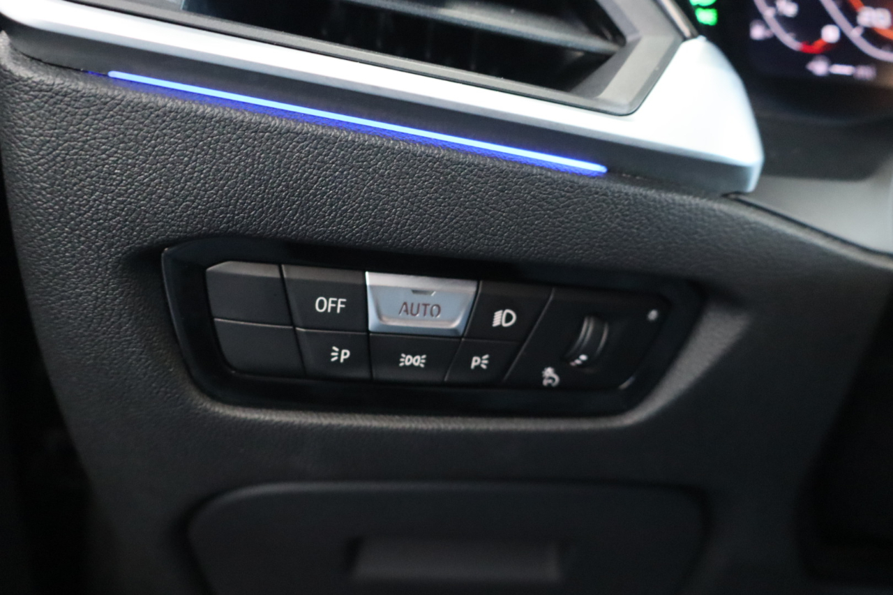 BMW 3 Series 330i Sedan 2019