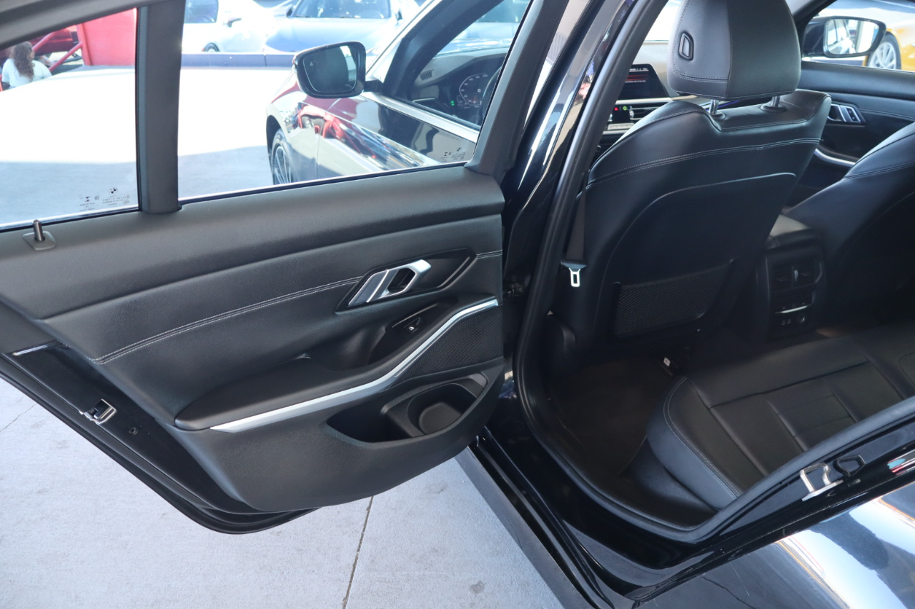 BMW 3 Series 330i Sedan 2019